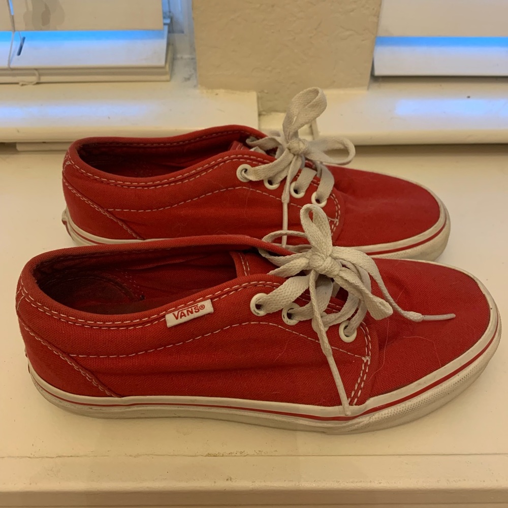 Vans Authentic Low Top Unisex Sneakers Women’s Size 6. Men’s Size 4.5